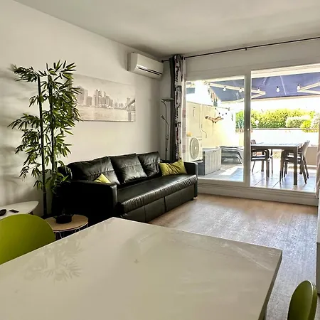 Gelijkvloers Port Marina Apartment *